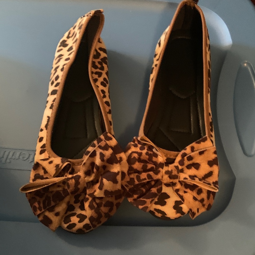 Leopard Print Bow Ballet Flats - Women